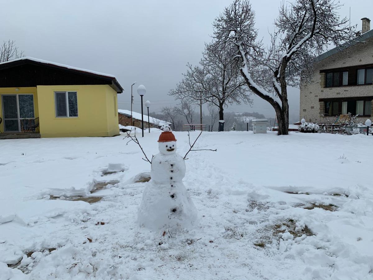 Daskalov Bungalows Chervena Lokva Esterno foto