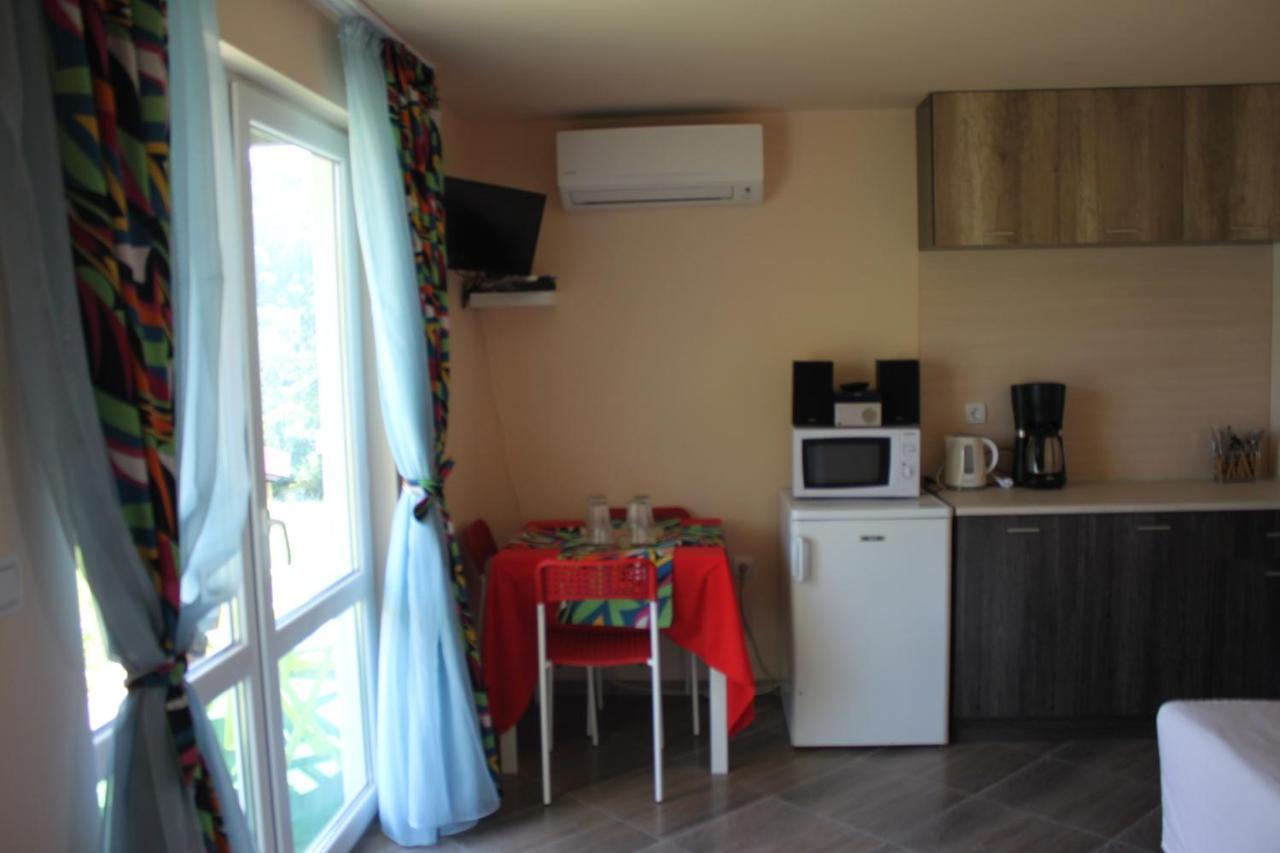Daskalov Bungalows Chervena Lokva Esterno foto
